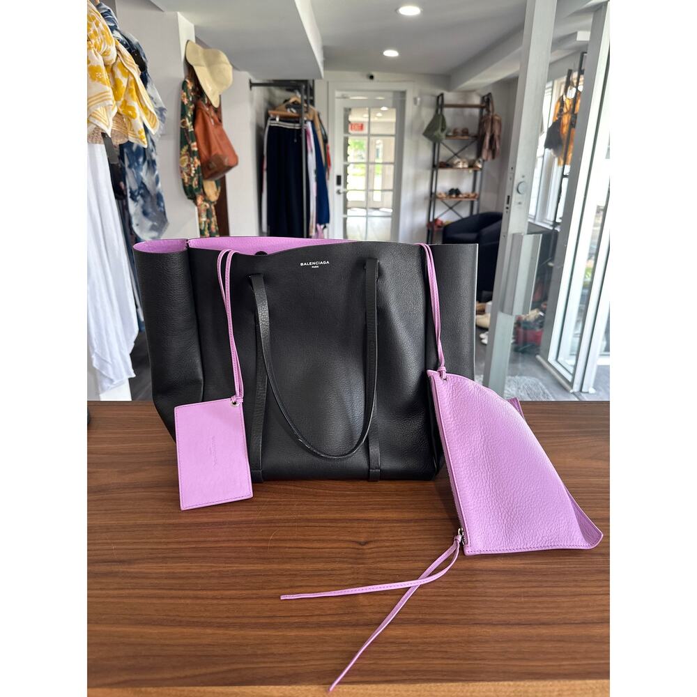 Balenciaga Leather Everyday Tote